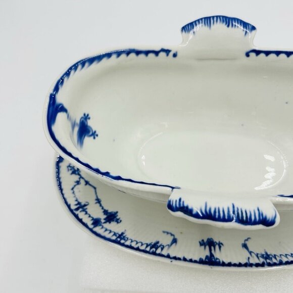 Blue Fluted Plain Sauce Gravy Pitcher Porcelain Vintage Blue White One-Piece - Picture 4 of 9